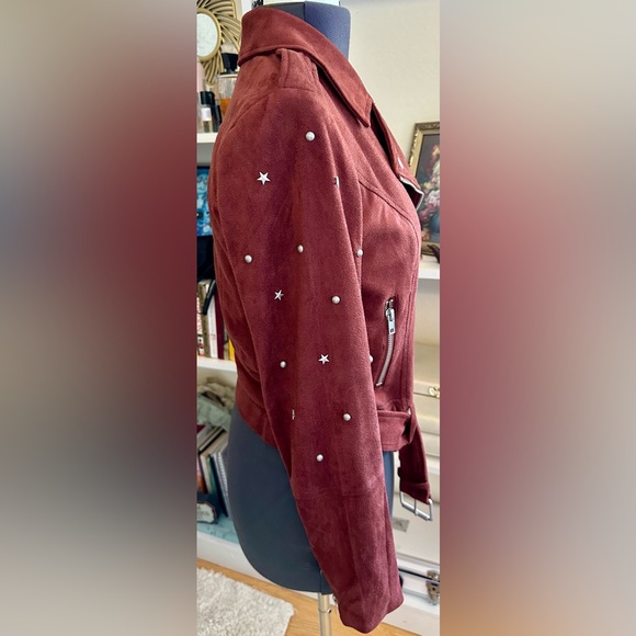 BB Dakota Love Walk Faux Suede Moto Jacket In Cherrywood Sz M Pearls & Studs - Picture 4 of 13